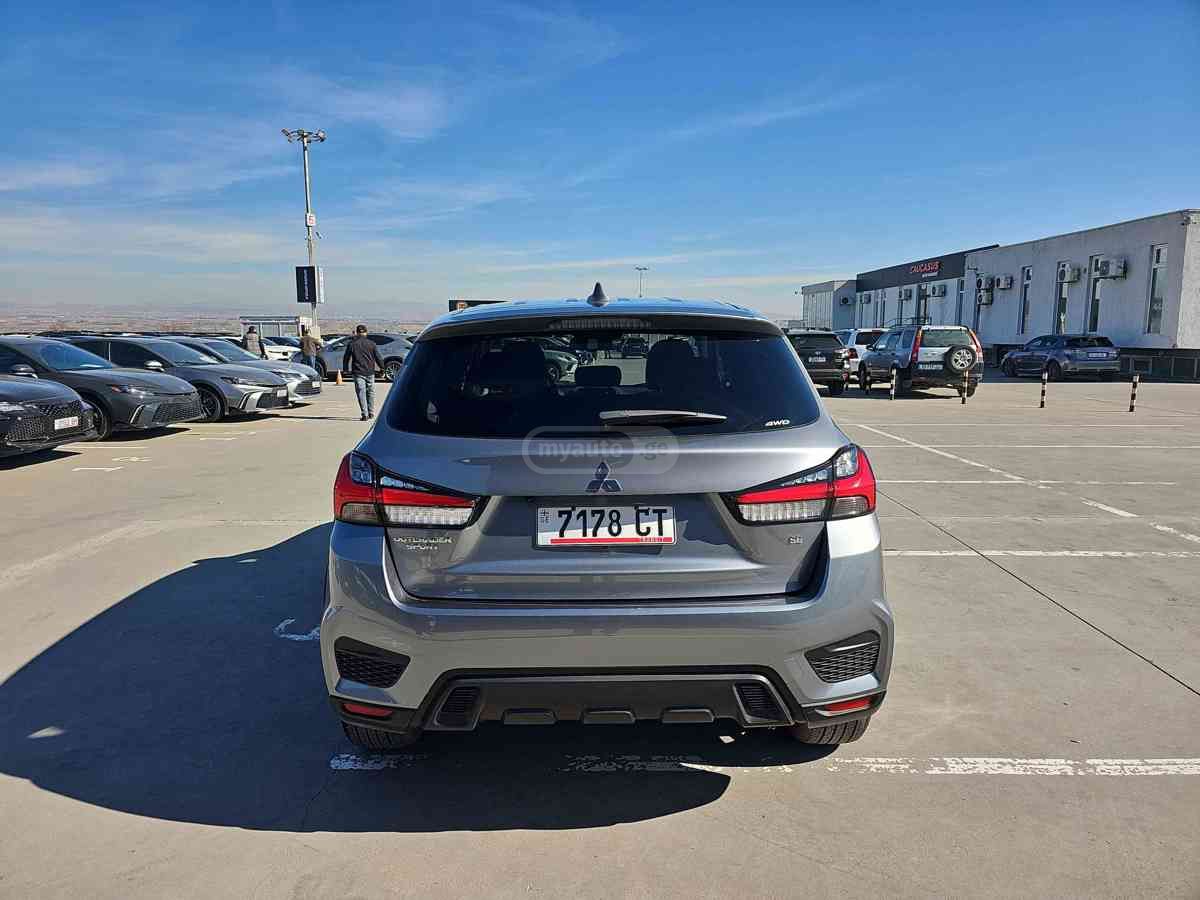 Mitsubishi Mitsubishi Outlander Sport — миниатюра 8