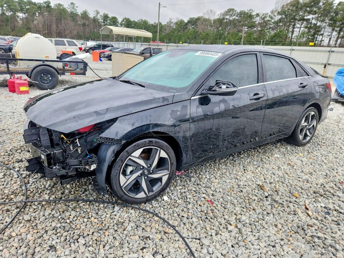 Hyundai Elantra - фото 1