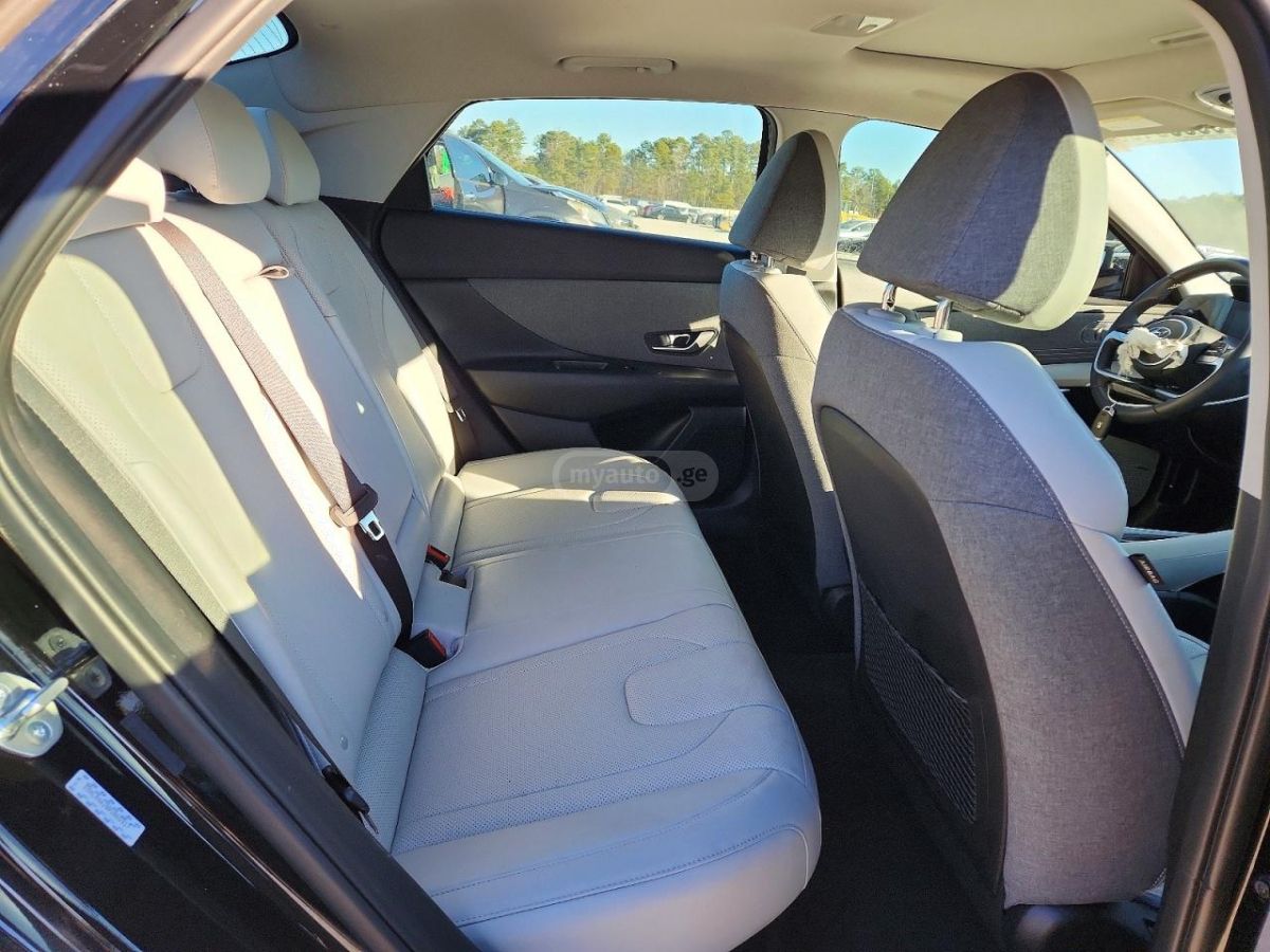 Hyundai Elantra - фото 10