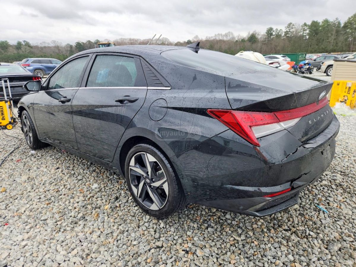 Hyundai Elantra - фото 2