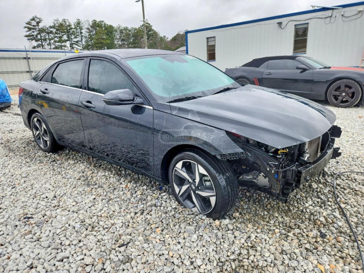 Hyundai Elantra - фото 4