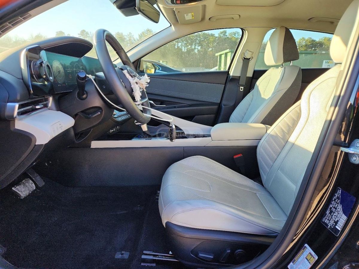 Hyundai Elantra - фото 7