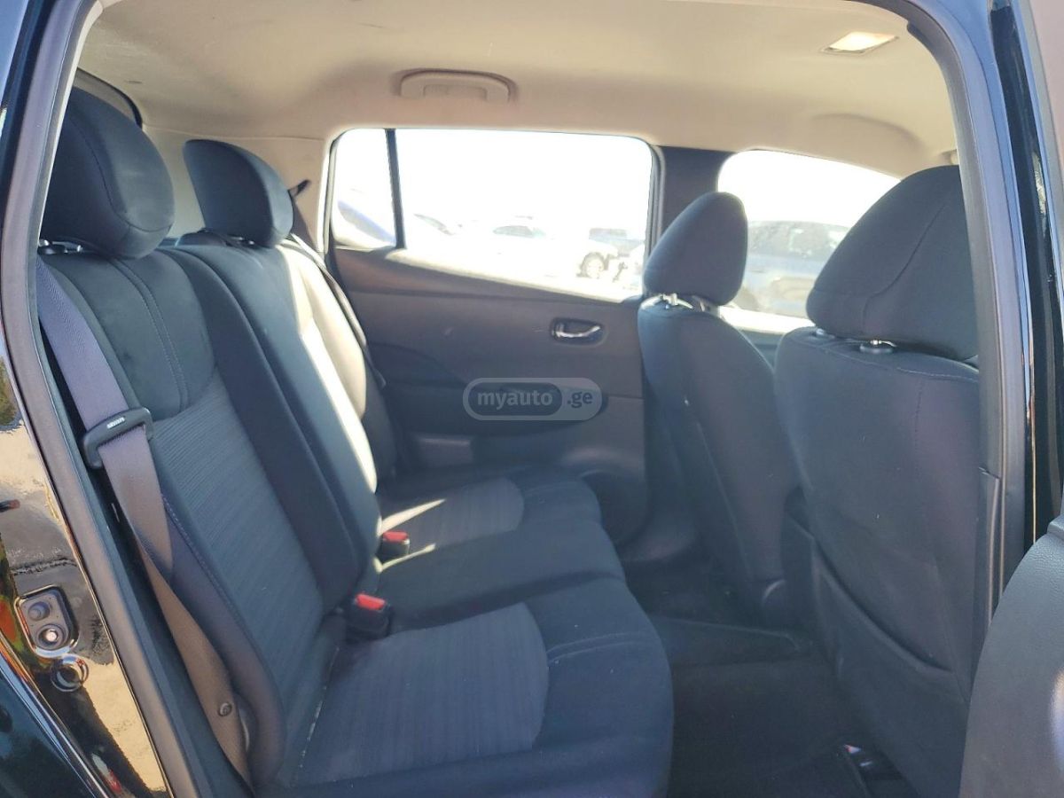 Nissan Leaf - фото 10