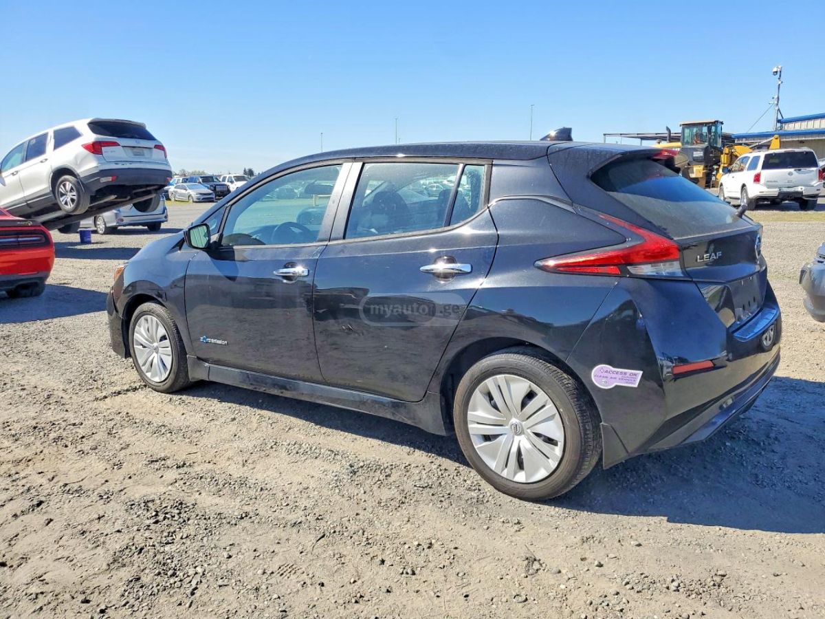 Nissan Leaf - фото 2