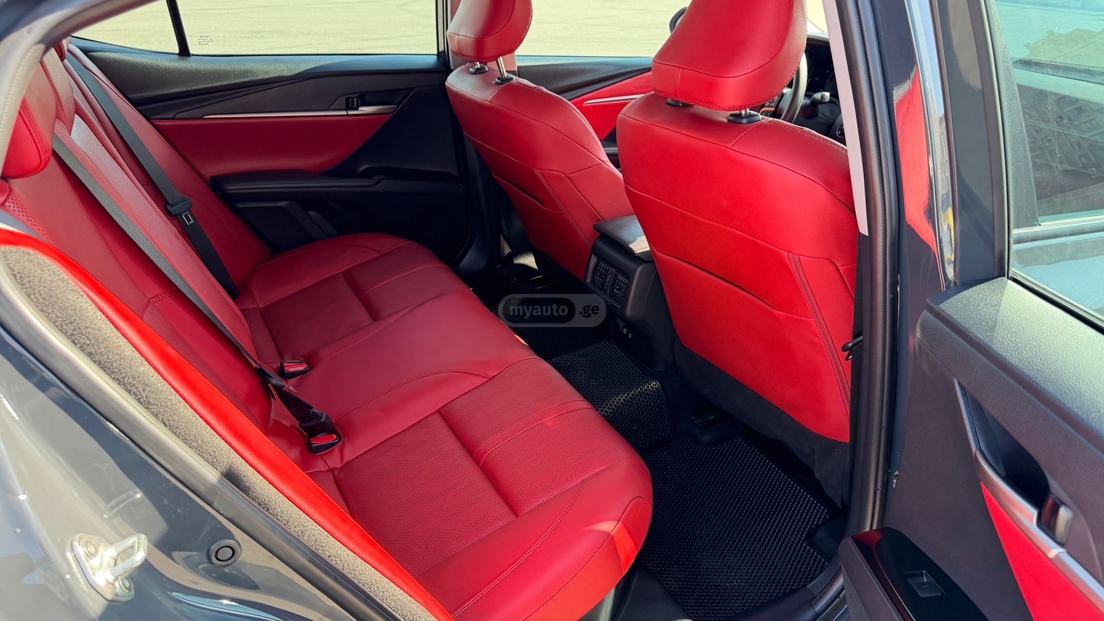 Toyota Base 4dr All-wheel Drive Autom — миниатюра 4