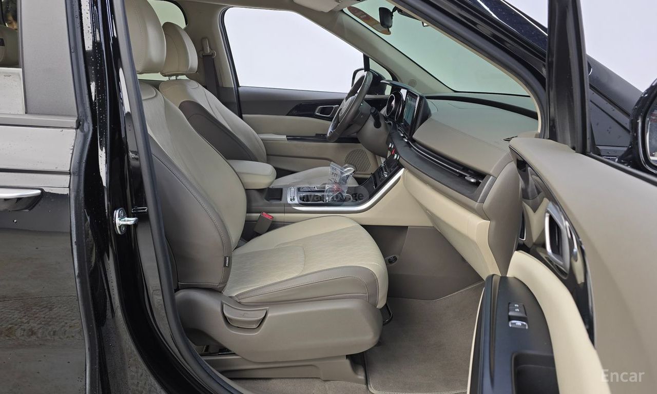 Kia Carnival - фото 11