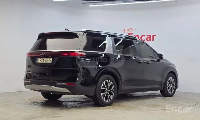 Kia Carnival - фото 2