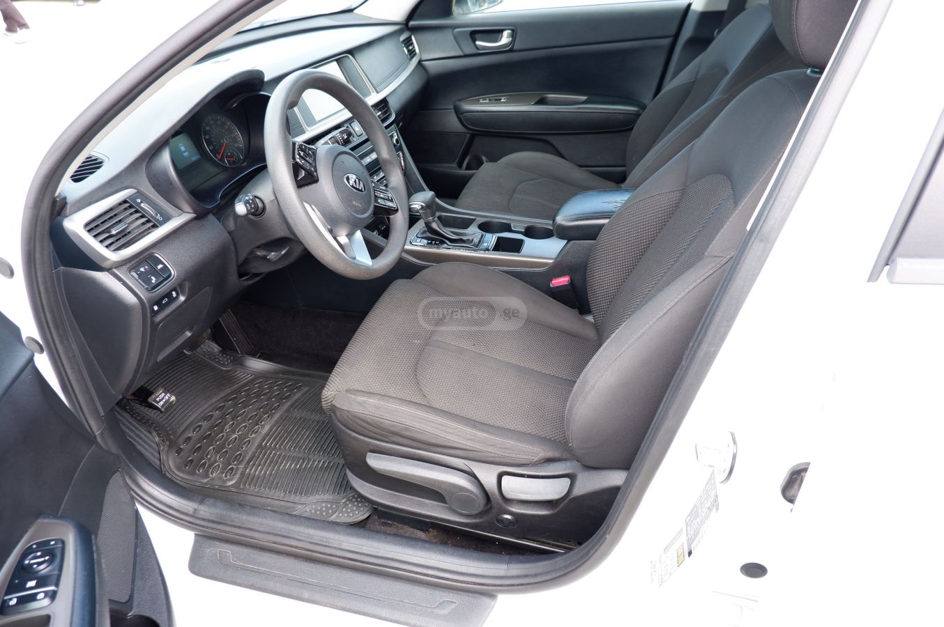 Kia Optima - фото 10