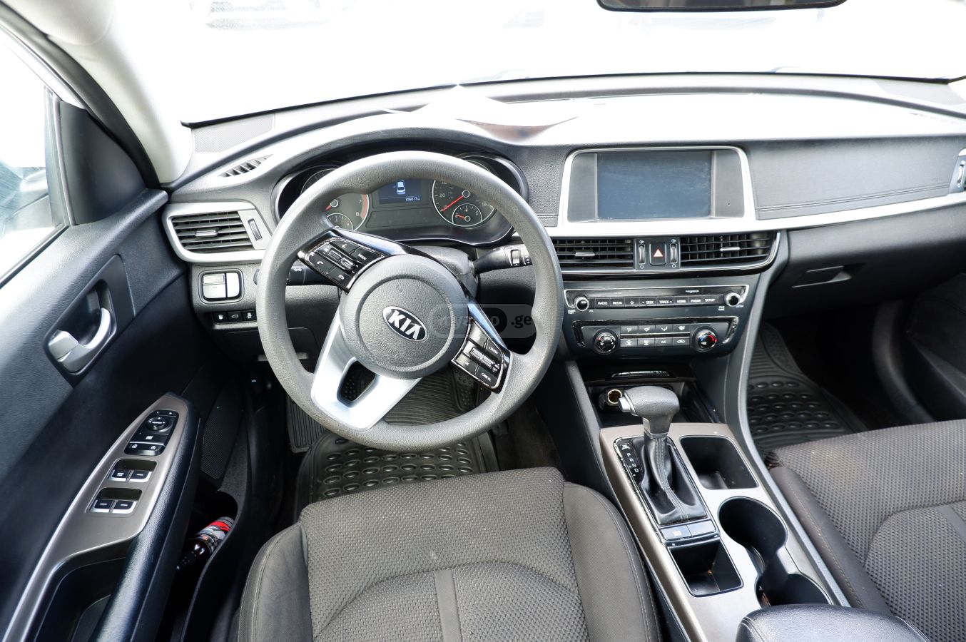 Kia Optima - фото 9