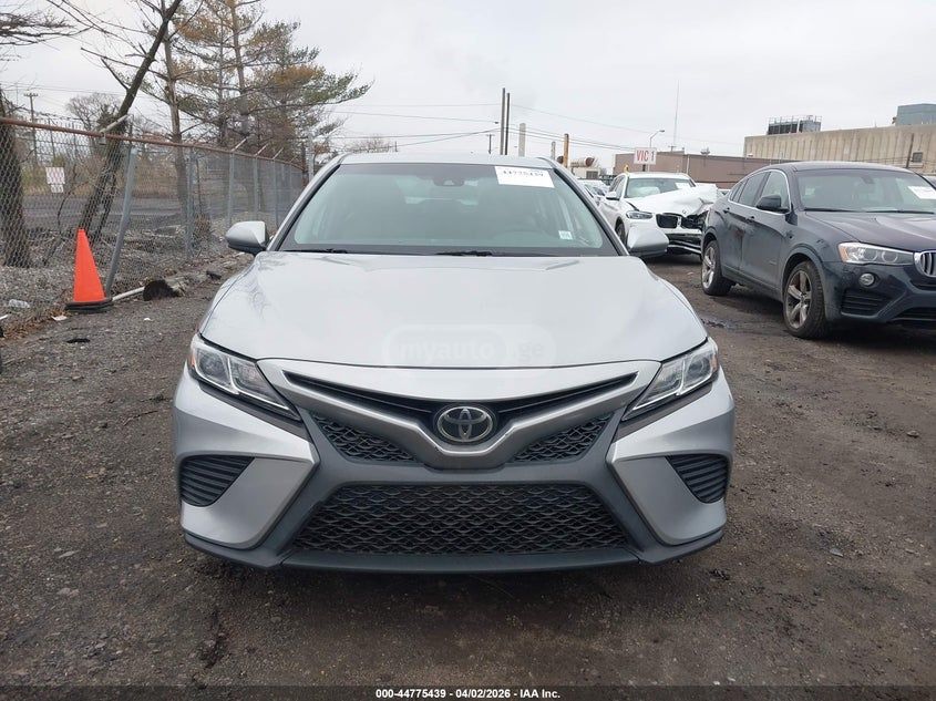 Toyota Camry - фото 12