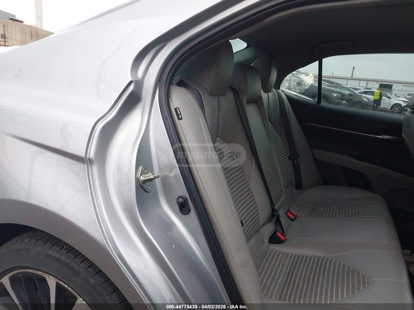 Toyota Camry - фото 8