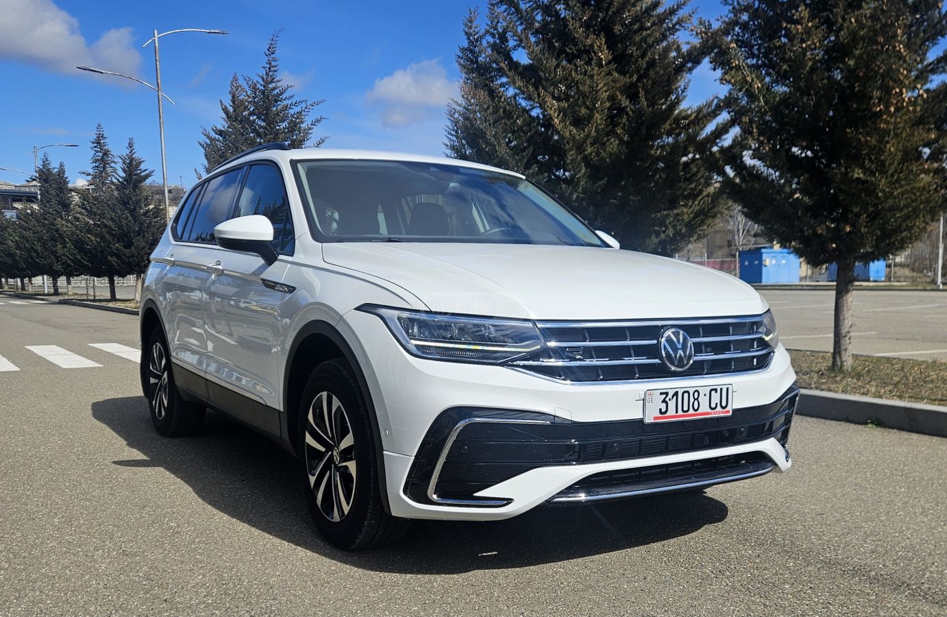 Volkswagen Tiguan - фото 3