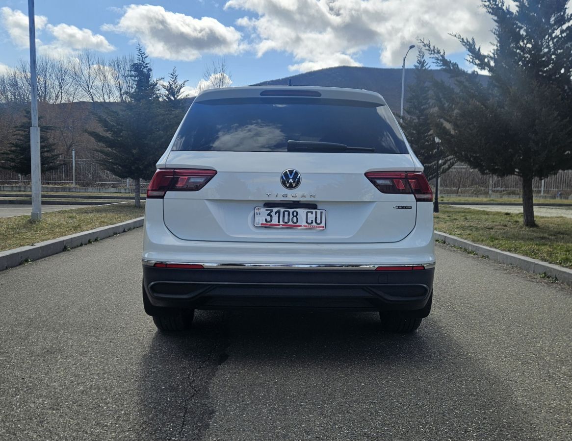 Volkswagen Tiguan - фото 7