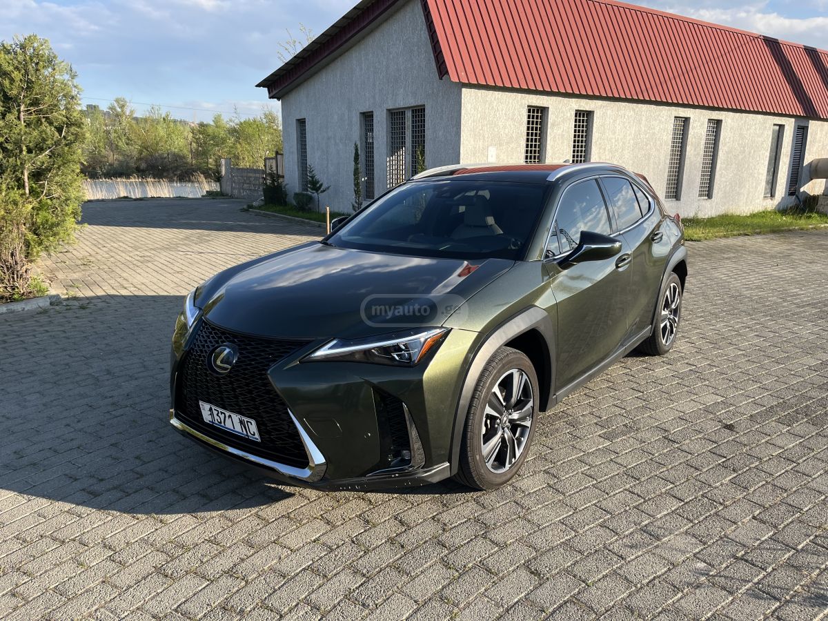 Lexus UX 250 h - фото 1