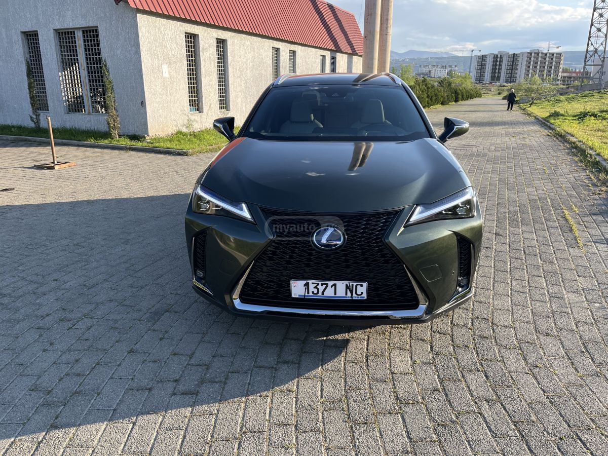 Lexus UX 250 h - фото 2