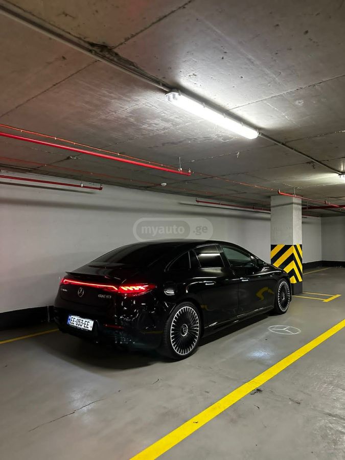 Mercedes-Benz EQE 53 - фото 13