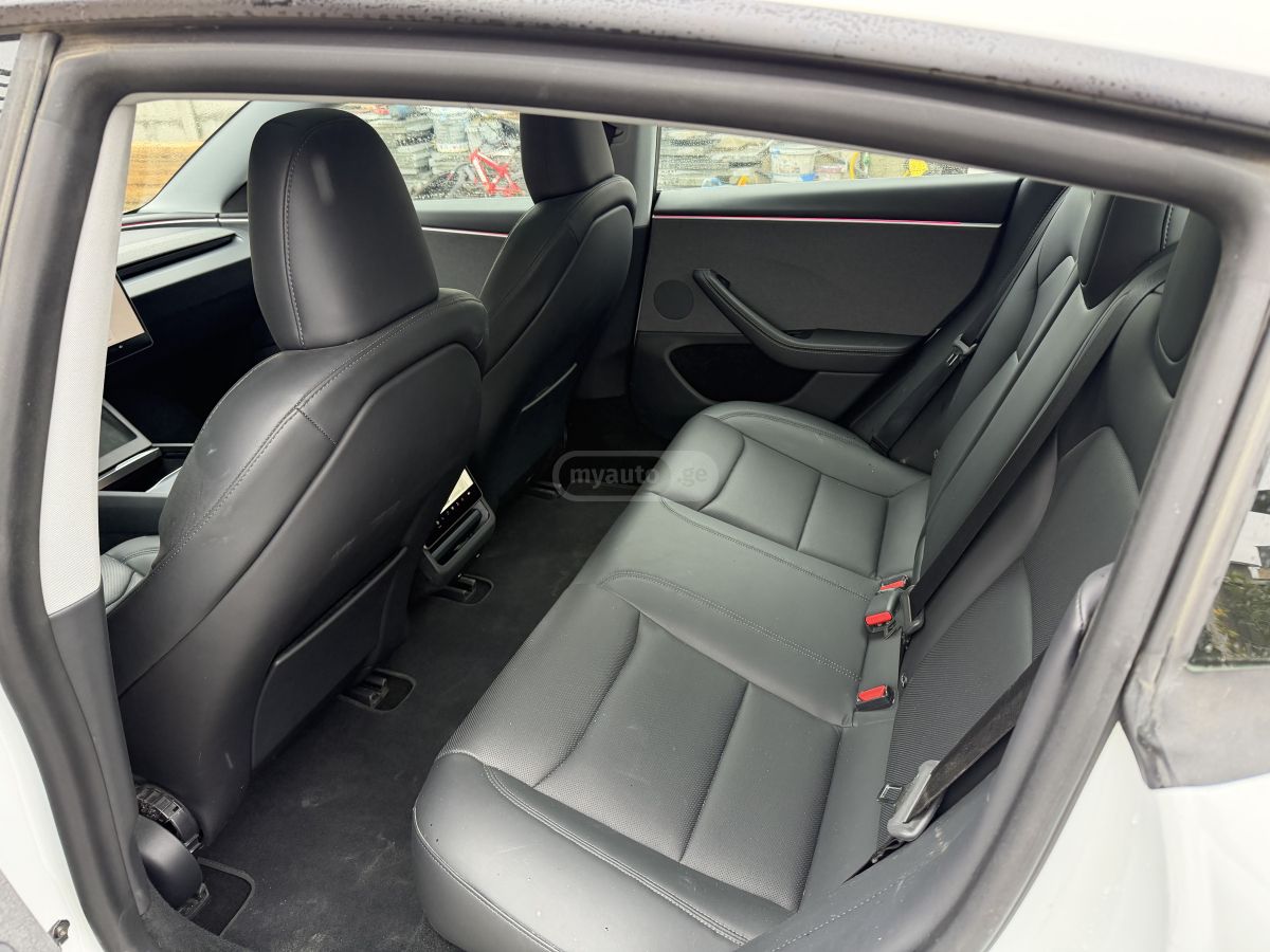 Tesla Model 3 - фото 5