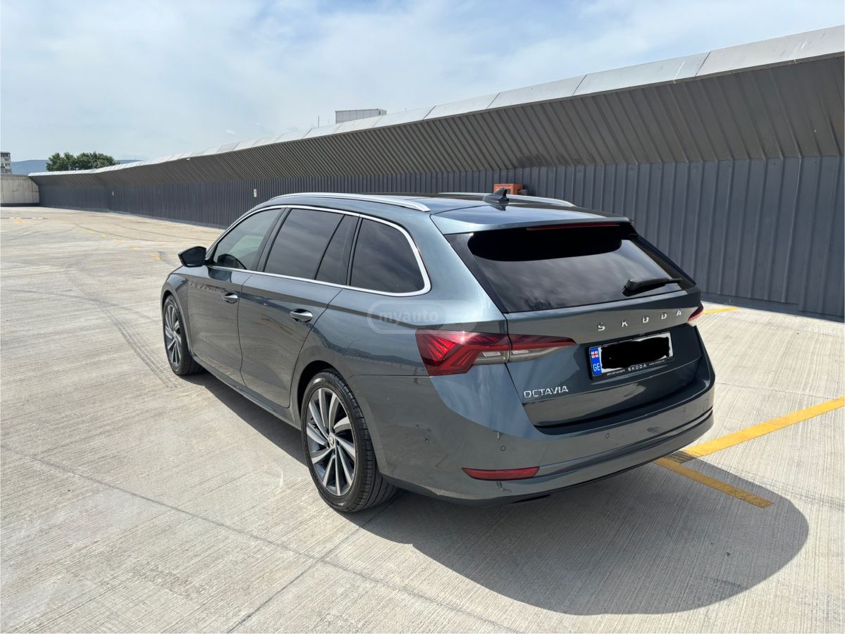 Skoda Octavia - фото 4