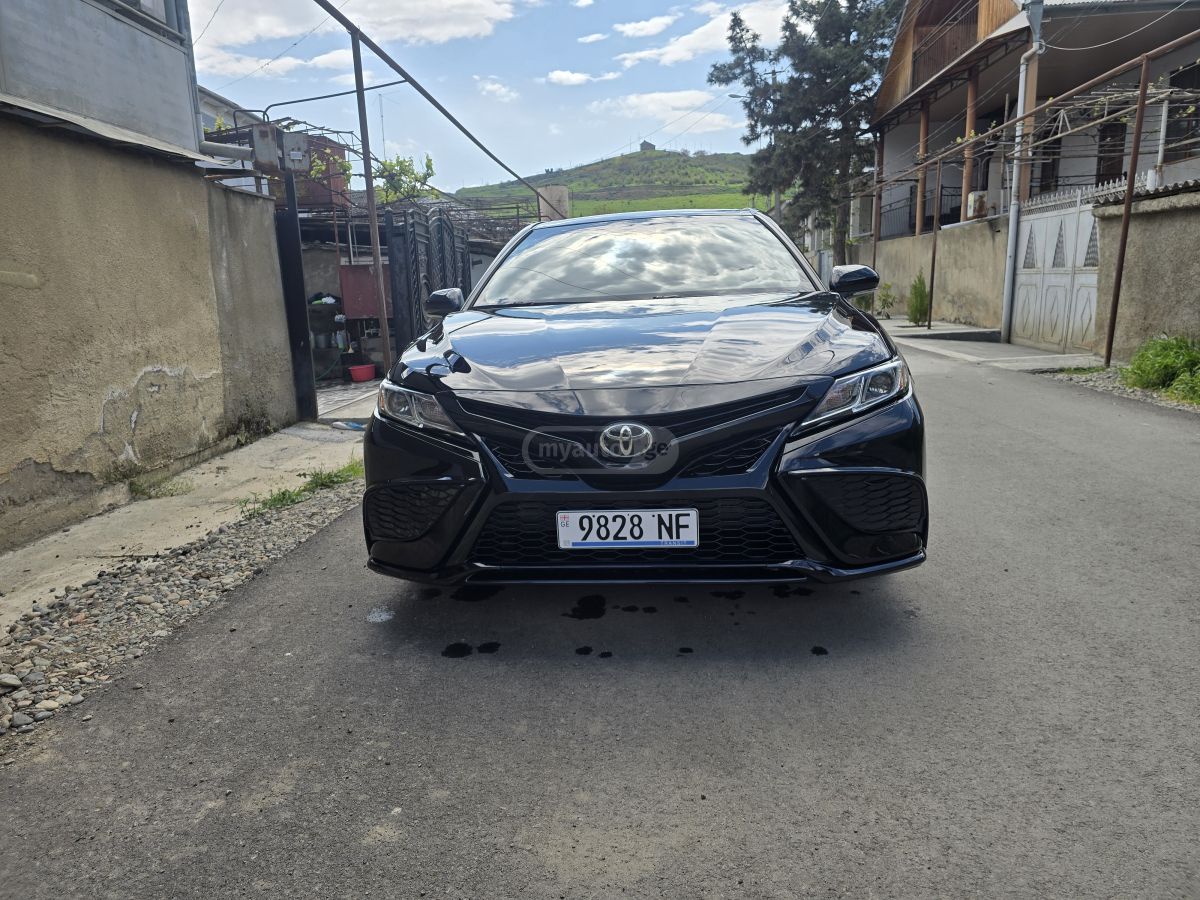 Toyota Camry - фото 3