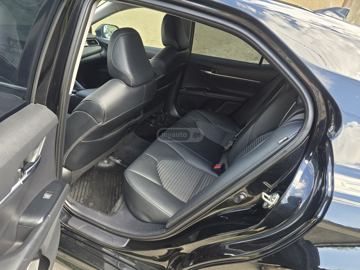 Toyota Camry - фото 8