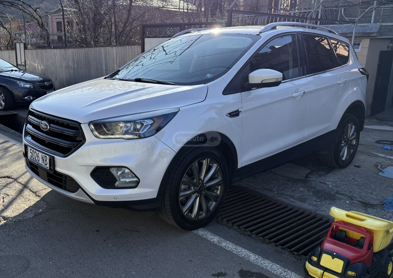 Ford Escape - фото 1