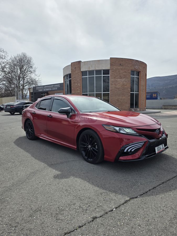 Toyota Camry - фото 3