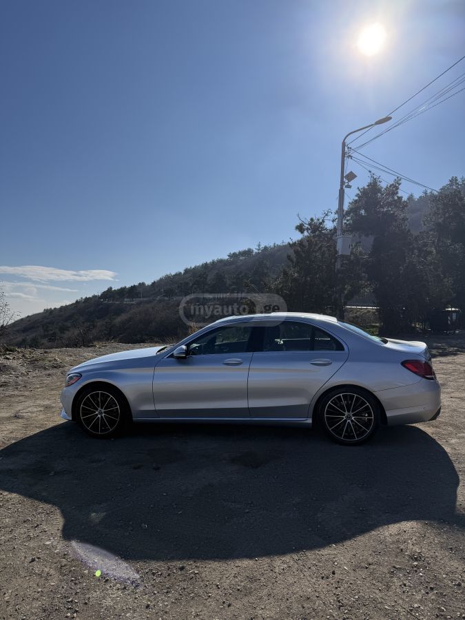 Mercedes-Benz C 300 - фото 3