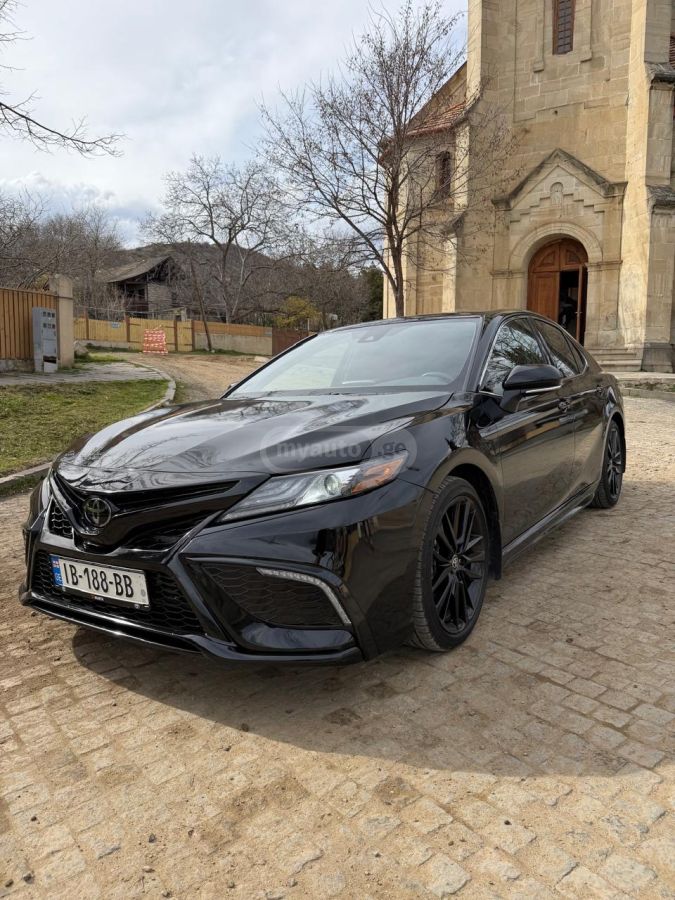 Toyota XSE 4dr Front-Wheel Drive Seda — миниатюра 1