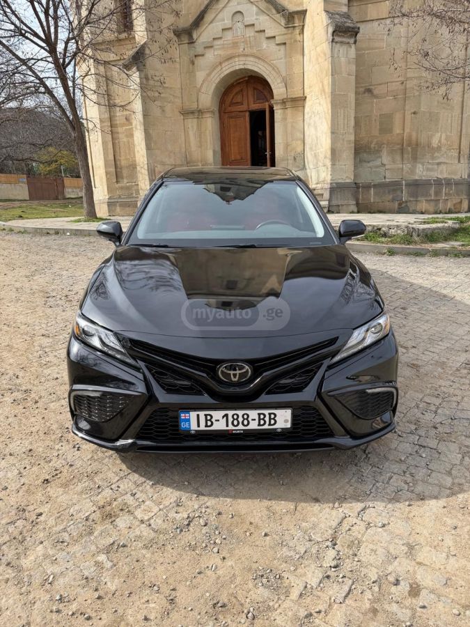 Toyota XSE 4dr Front-Wheel Drive Seda — миниатюра 4