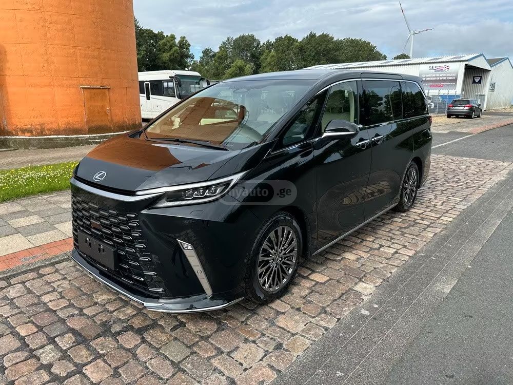 Lexus LM 2026 — миниатюра 1