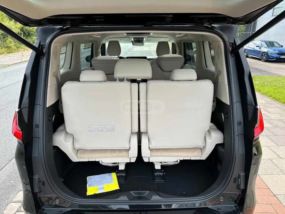 Lexus LM 2026 — миниатюра 10