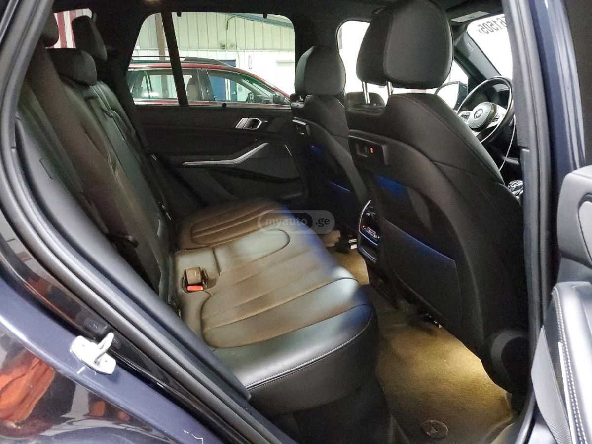 BMW X5 - фото 11