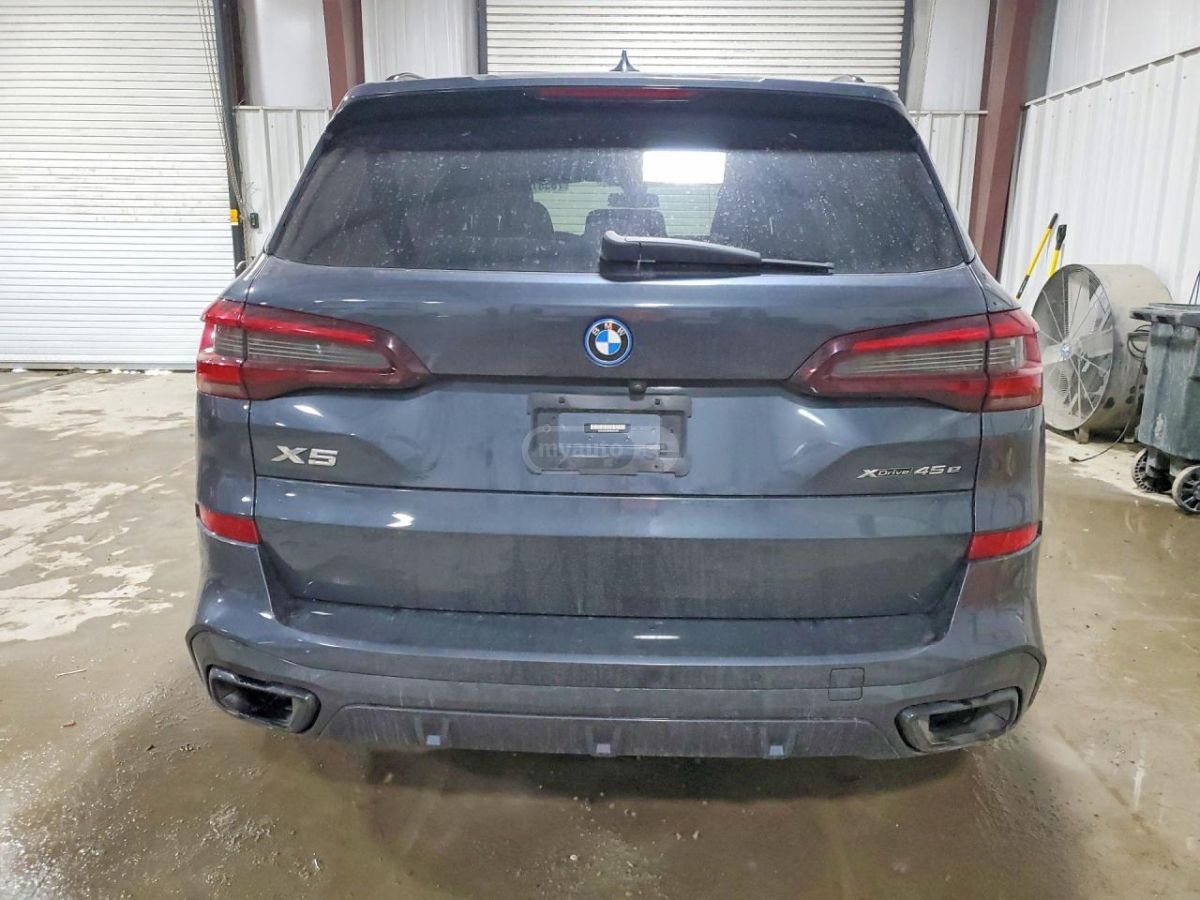 BMW X5 - фото 6