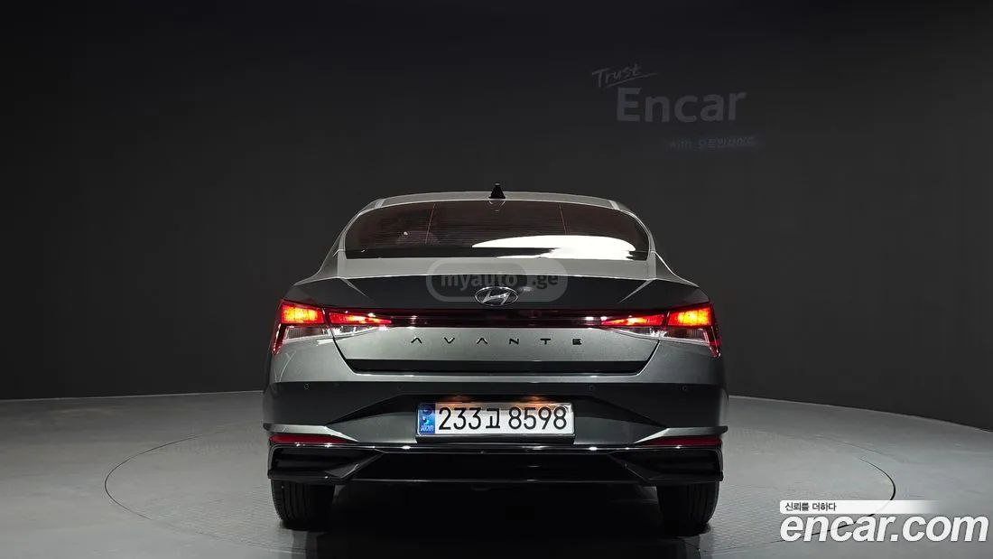 Hyundai Elantra - фото 4