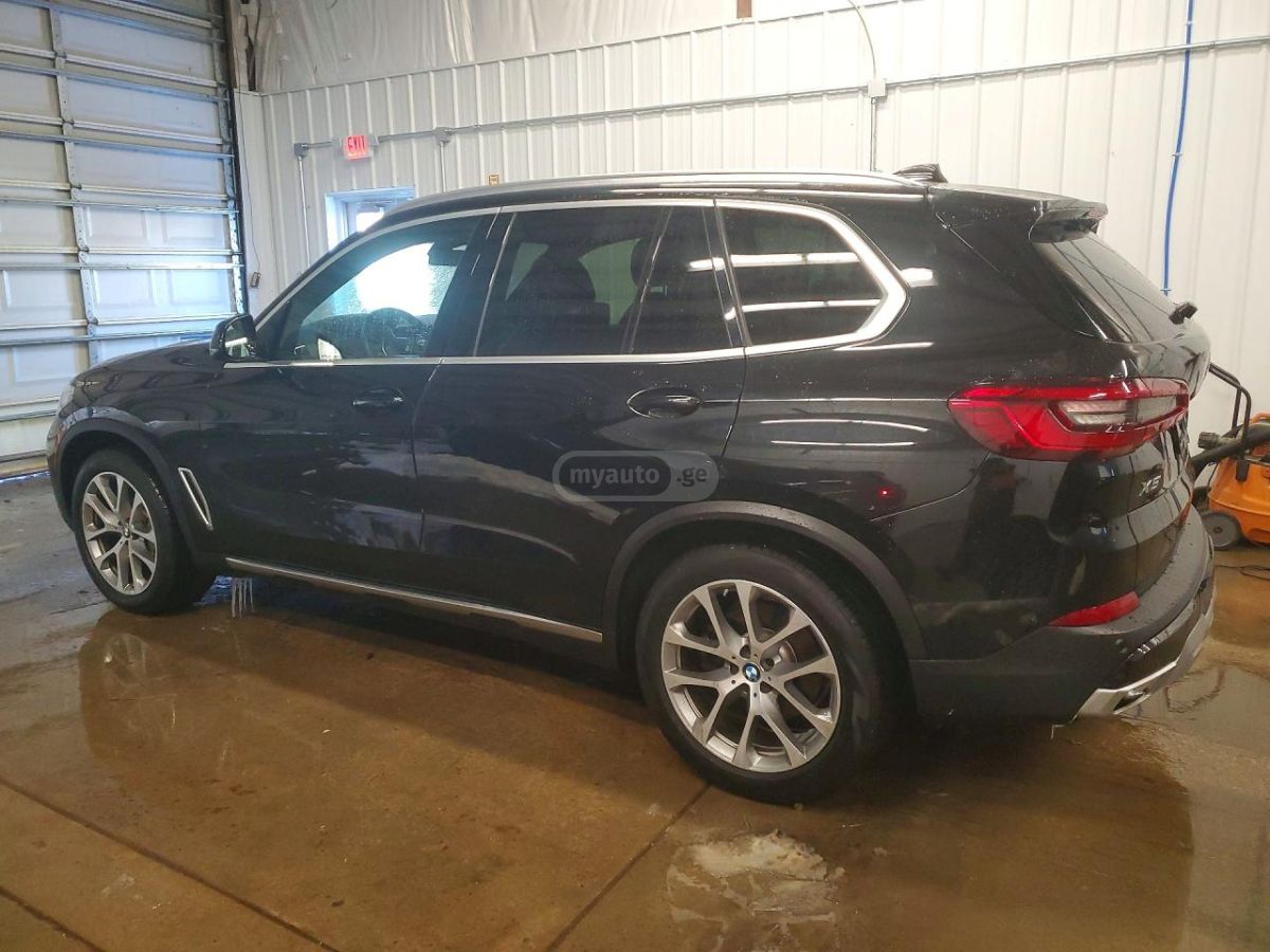 BMW X5 - фото 2