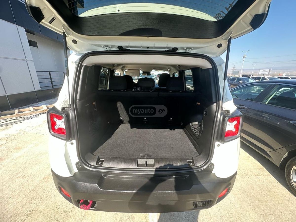 Jeep Renegade - фото 13