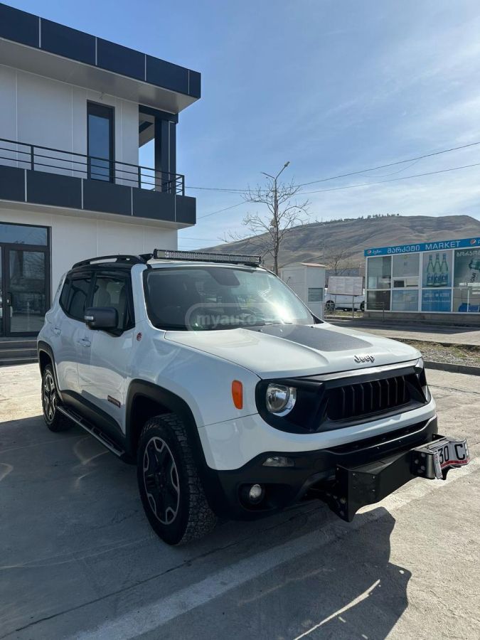 Jeep Renegade - фото 2