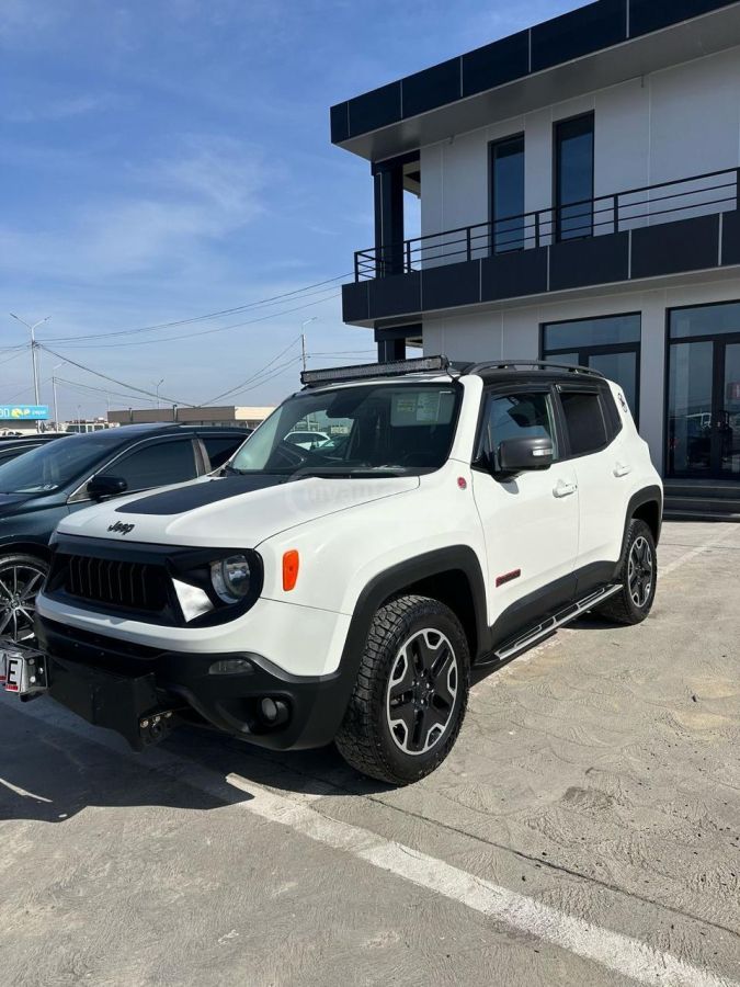 Jeep Renegade - фото 3