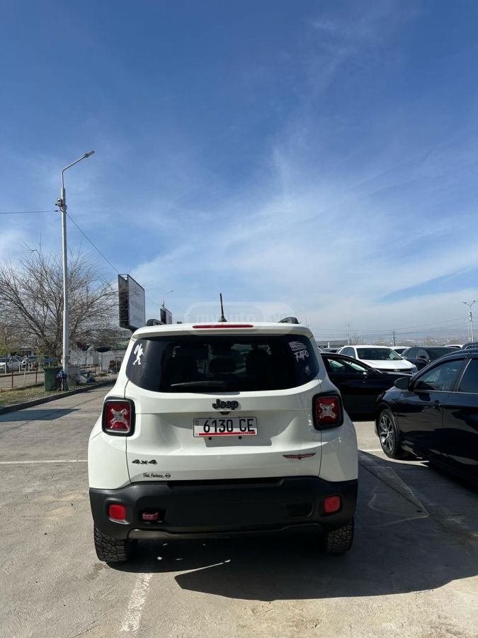 Jeep Renegade - фото 4