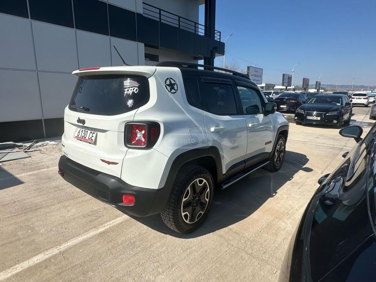 Jeep Renegade - фото 6