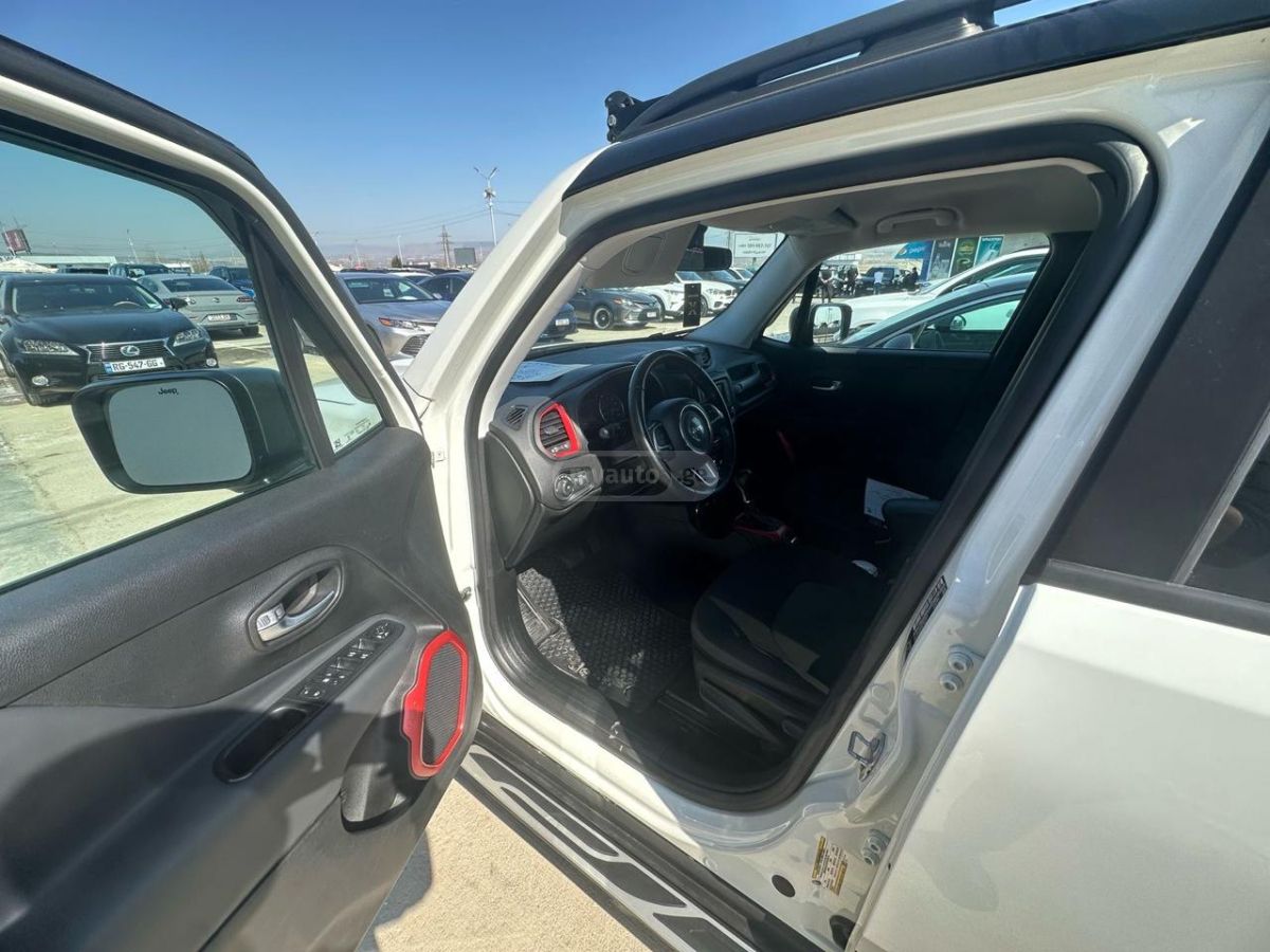 Jeep Renegade - фото 7