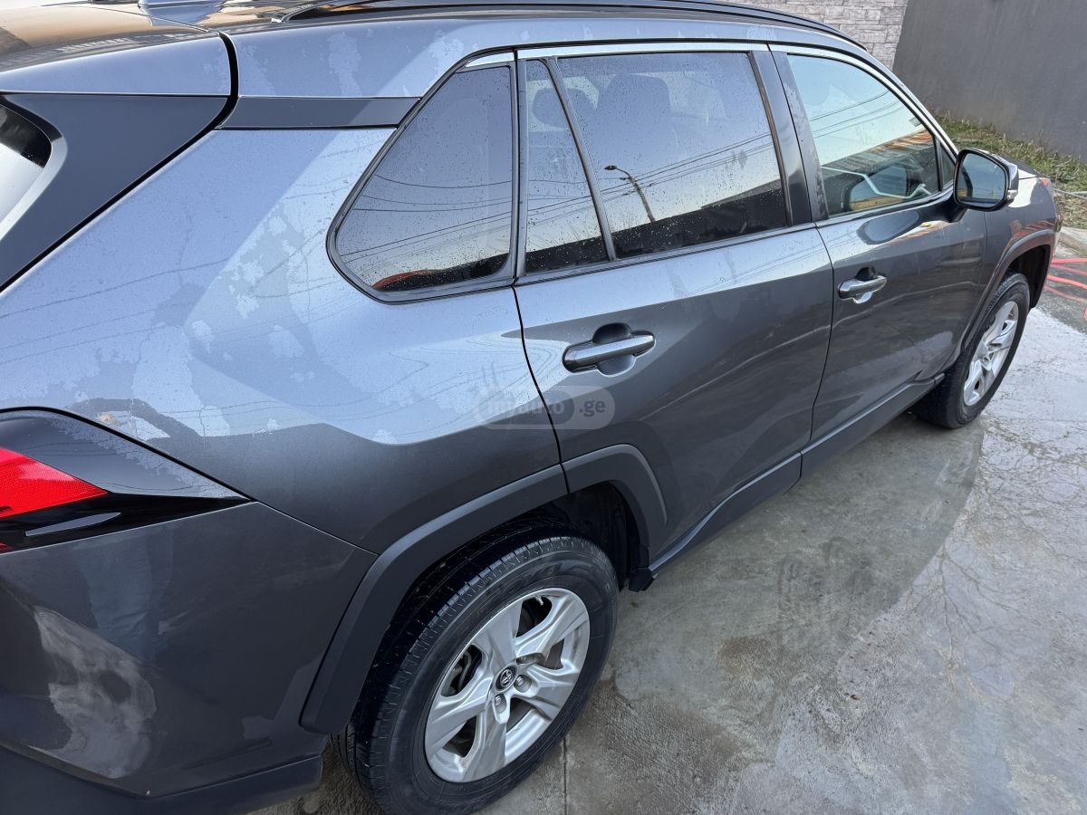 Toyota RAV 4 - фото 6
