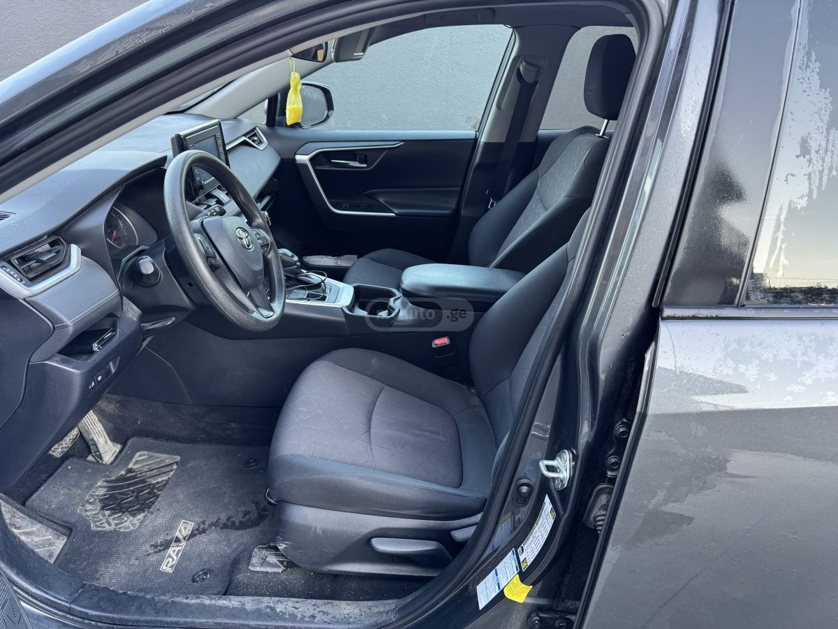 Toyota RAV 4 - фото 7