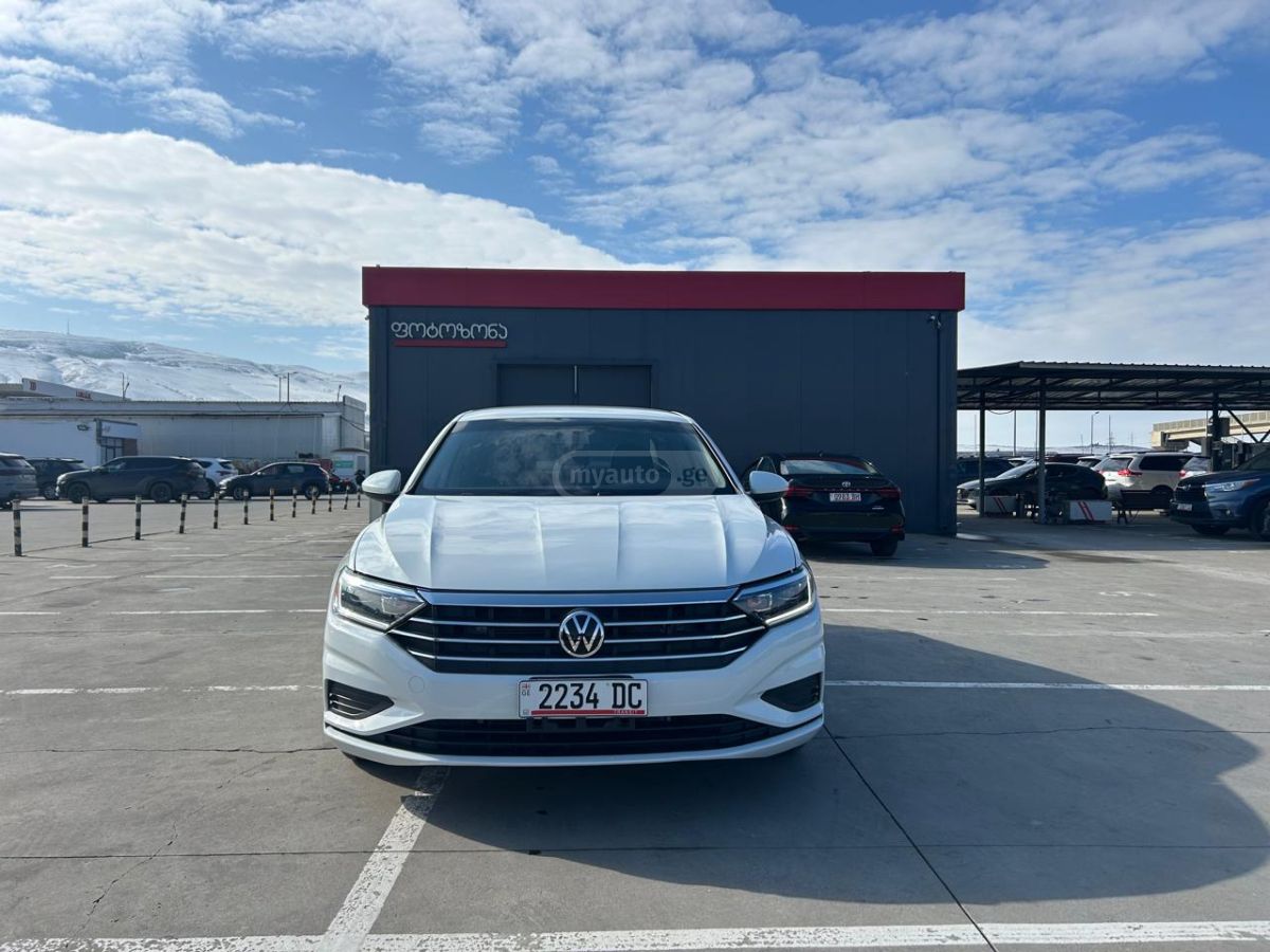 Volkswagen Jetta - фото 1