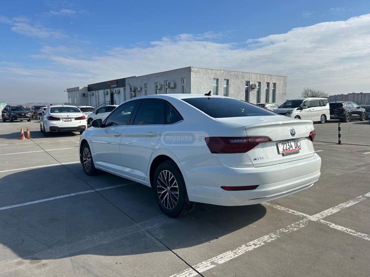 Volkswagen Jetta - фото 5