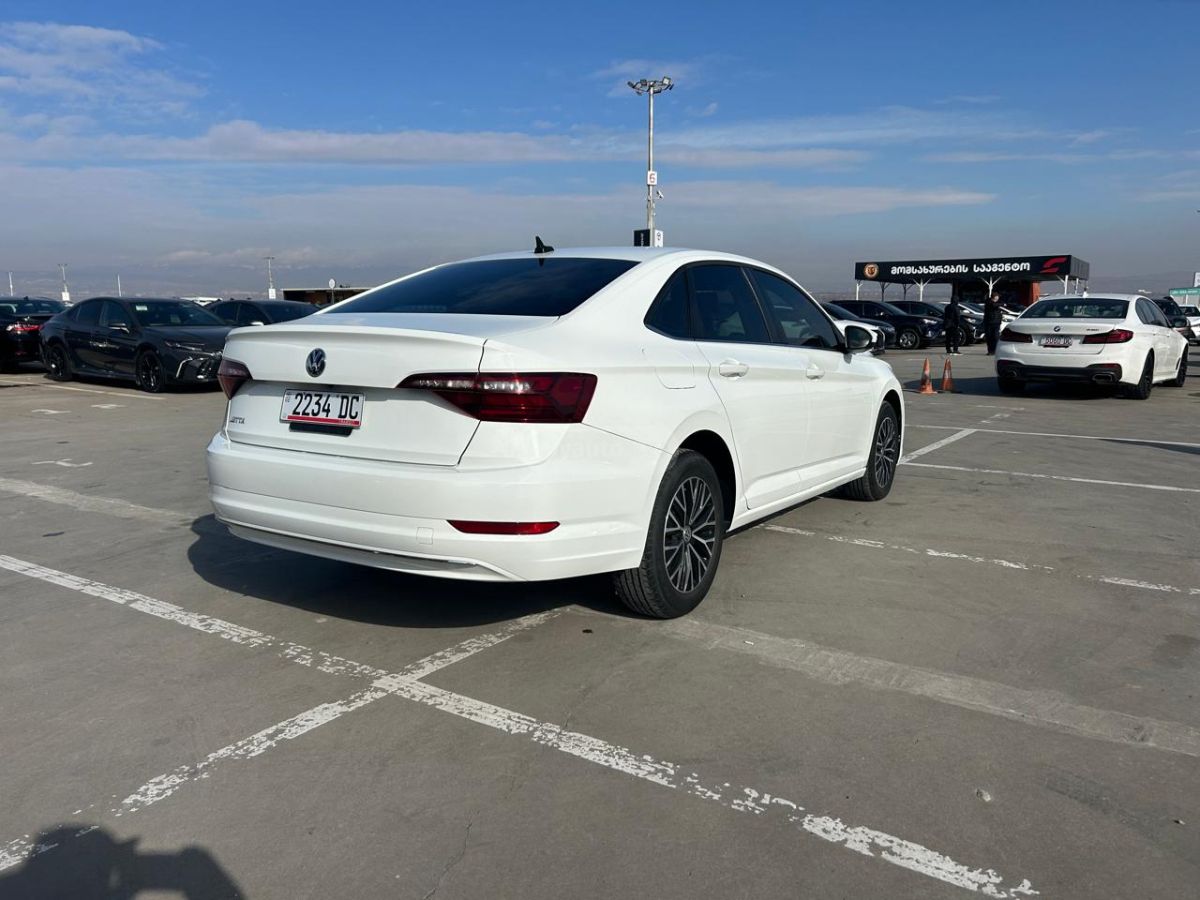 Volkswagen Jetta - фото 6