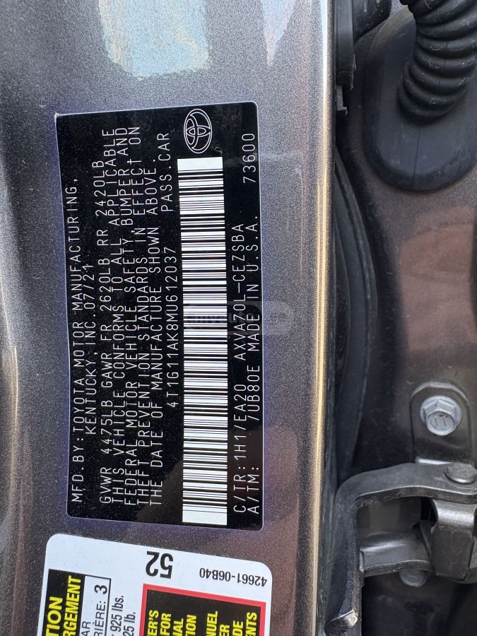 Toyota SE 4dr Front-Wheel Drive Sedan — миниатюра 12