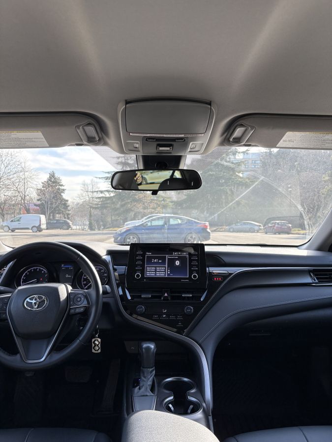 Toyota SE 4dr Front-Wheel Drive Sedan — миниатюра 8