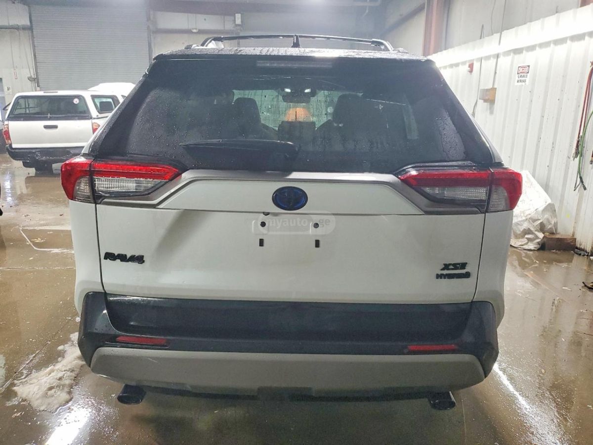 Toyota RAV 4 - фото 6