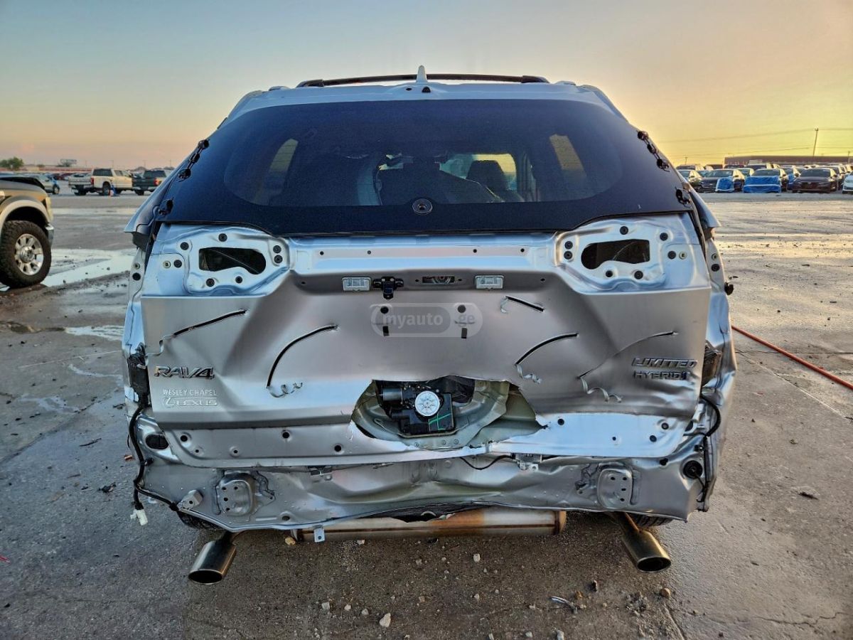 Toyota RAV 4 - фото 6